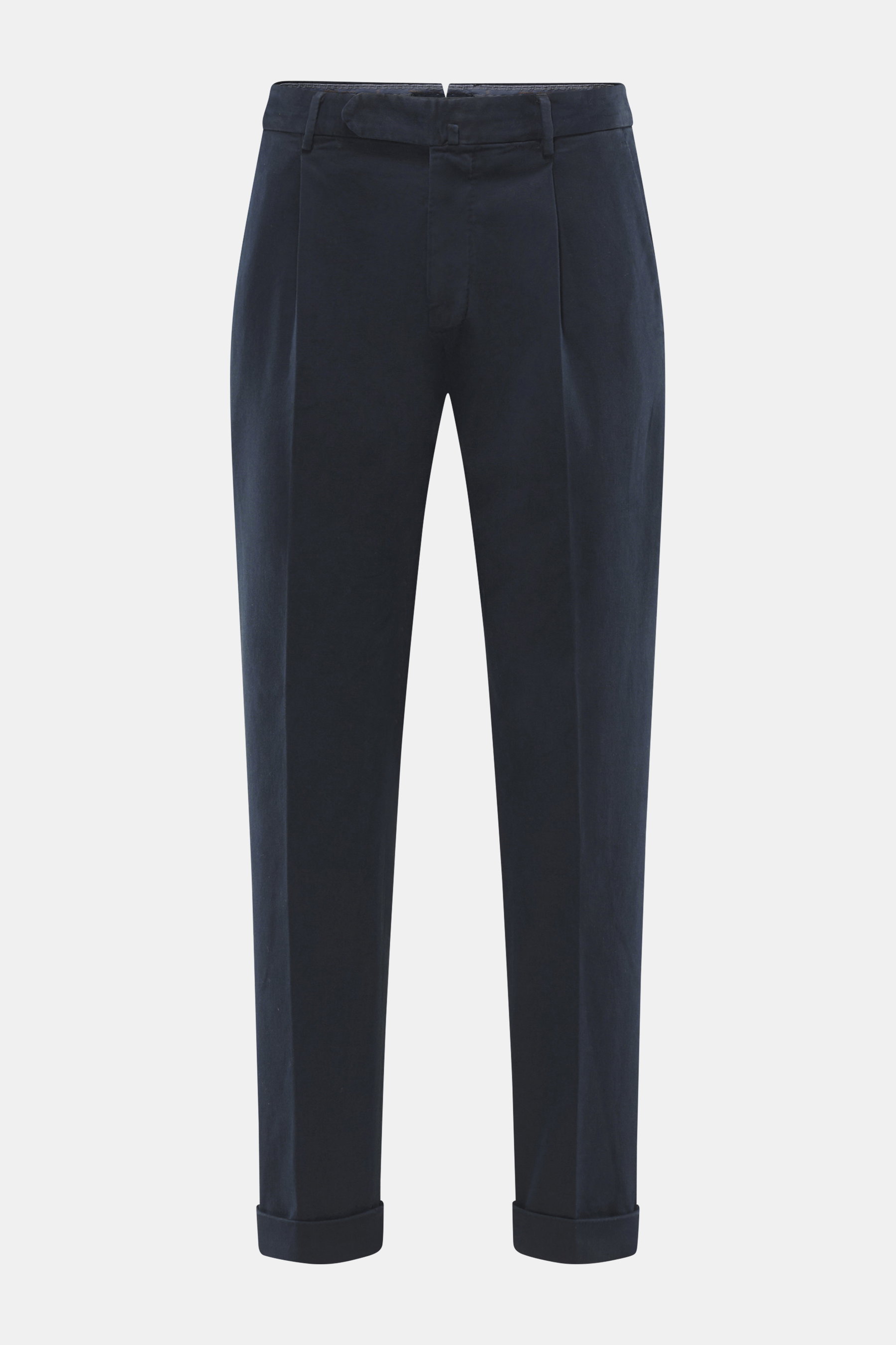 Santaniello Chino 'Camerota' navy in frontaler Nahaufnahme, knöchellang mit Bundfalte, elastischer Baumwolle, französischen Taschen und Saumaufschlag.