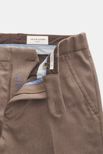 Close-up front view of Jacob Cohen Trousers 'Jannik' taupe melange showing waistband, zipper, button, and fabric texture.

Description: <p>Precise Italian craftsmanship – that’s what the JACOB COHEN label stands for, creating a bestseller for the contempo