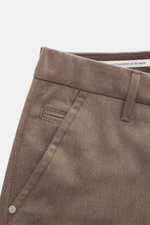 Close-up front view of Jacob Cohen Trousers 'Jannik' taupe melange showing waistband, belt loops, and pocket details in cotton and virgin wool.

Description: <p>Precise Italian craftsmanship – that’s what the JACOB COHEN label stands for, creating a bests
