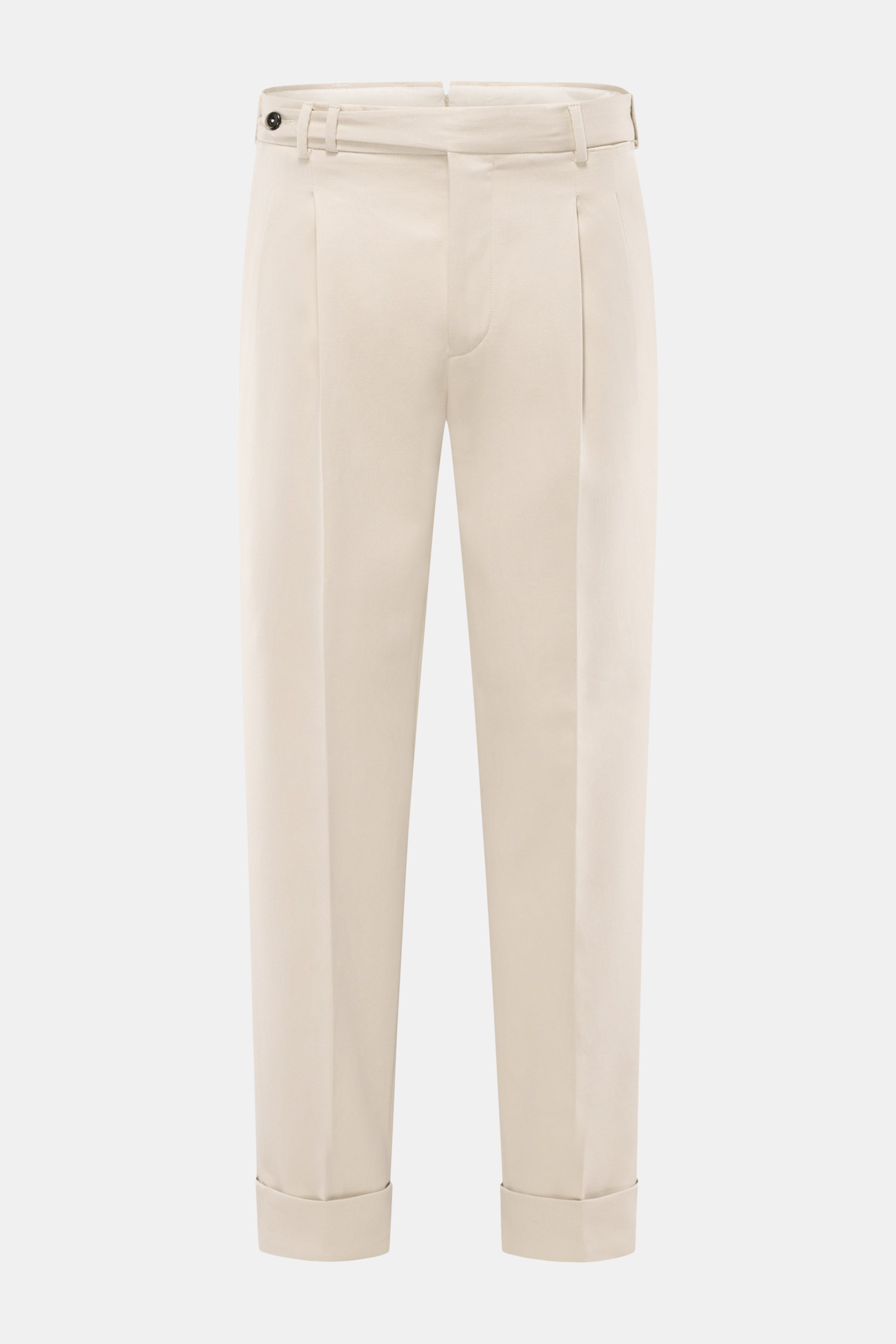 PT Torino Baumwollhose 'Carrot Fit' sand, frontale Nahaufnahme, Twill aus reiner Baumwolle, schwere, leicht elastische Qualität, weicher Griff, reguläre Oberschenkelweite, knöchellang, leicht schmal zulaufend, Reißverschluss mit Bundknöpfen, verlängerter 