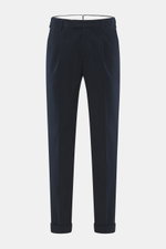 Frontansicht der PT Torino Chino 'Master Fit' navy, elegante Baumwoll-Cashmere-Hose mit fixiertem Saumaufschlag und schmal zulaufendem Bein.