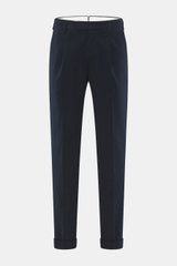 Frontansicht der PT Torino Chino 'Master Fit' navy, elegante Baumwoll-Cashmere-Hose mit fixiertem Saumaufschlag und schmal zulaufendem Bein.