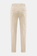 PT Torino Chino 'Master Fit' beige, Rückansicht, fixierter Saumaufschlag, Baumwolle mit Cashmere, schmal zulaufend, französische Taschen, Regular Fit.