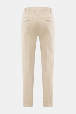 PT Torino Chino 'Master Fit' beige, Rückansicht, fixierter Saumaufschlag, Baumwolle mit Cashmere, schmal zulaufend, französische Taschen, Regular Fit.