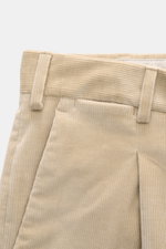 Close-up front view of PT Torino Corduroy pants 'Rebel Fit' beige, corduroy made of pure cotton, slightly elastic, very soft feel, tapered fit with regular thigh width, ankle length, very narrow tapering, zipper and waistband hook, single waistband pleat,