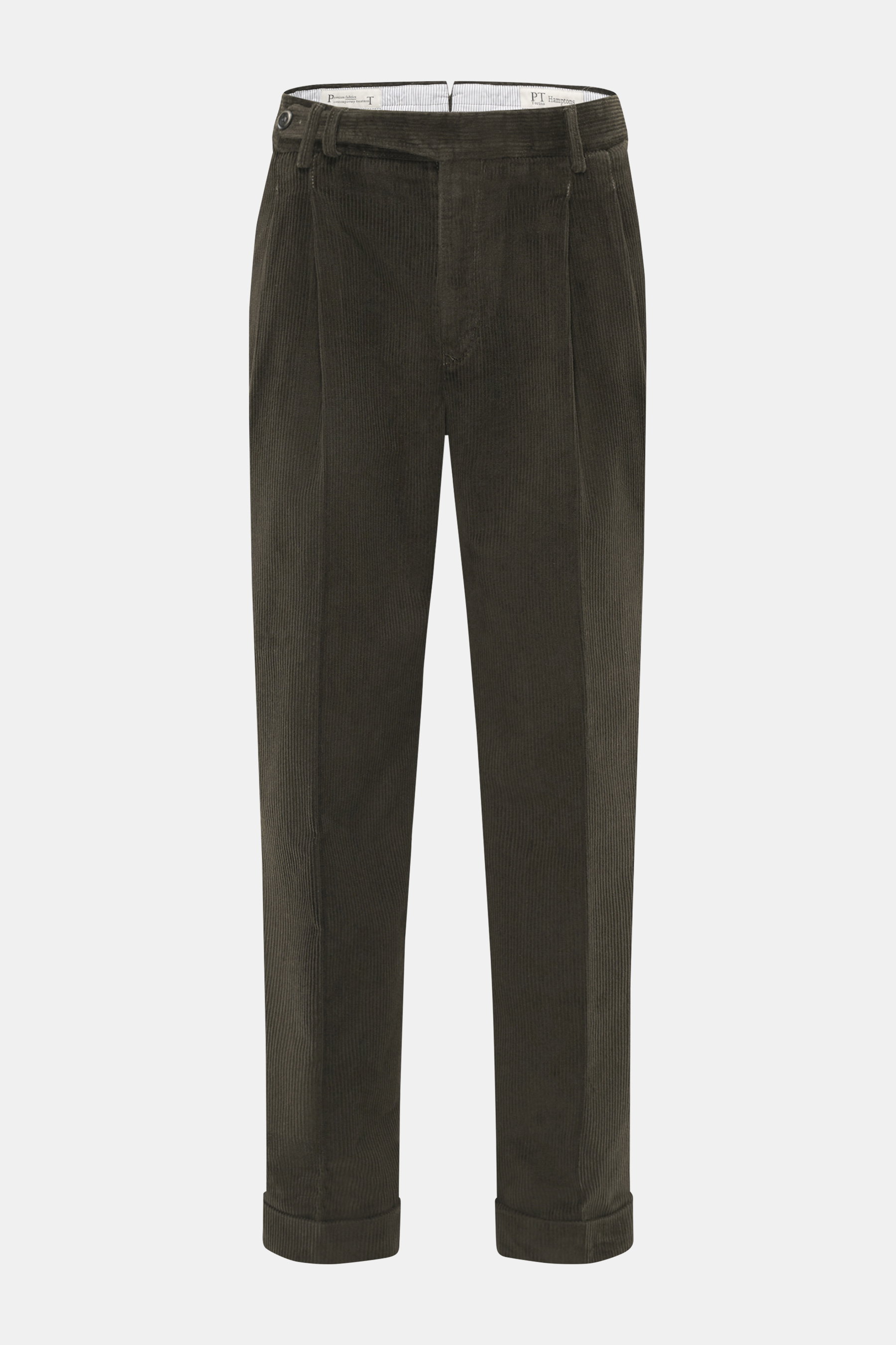 PT Torino Cordhose 'Carrot Fit' dark olive in frontaler Ansicht, Baumwollcord mit Bundfalten, Knopfriegel, schmal zulaufend, fixiertem Saumaufschlag.