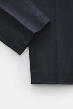 Incotex Baumwollhose dark navy aus Twill, leicht elastisch, weicher Griff, Regular Fit, schmal zulaufend, Detailaufnahme Saum und Naht.