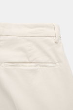 Briglia 1949 Chino creme aus elastischer Baumwolle, schmal zulaufend, knöchellang, mit französischen und Leistentaschen, Detailansicht Bund.