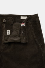 Mason's Corduroy Pants 'Torino Style' grey brown, close-up front view showing zip fly, button, and soft, slightly elastic corduroy fabric made of cotton and lyocell. Would you like some cool corduroy pants? Then the 'Torino Style' model by MASON'S is just
