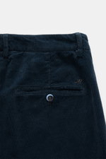 Close-up front view of Mason's Corduroy Pants 'Torino Style' navy, corduroy cotton-lyocell blend, slim fit, tapered, soft touch, zip fly, button, French and piped back pockets. Would you like some cool corduroy pants? Then the 'Torino Style' model by MASO