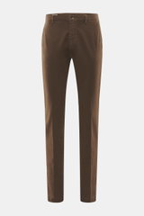 Front view of Mason's Chino 'Torinostyle' brown slim fit tapered pants, mix of modal, cotton, microfiber, soft touch, zipper and waistband buttons, french pockets, piped back pockets with button, typical metal initial.