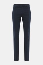 Dondup Chino 'Gaubert' navy, frontale Ansicht, Slim Fit, Baumwolle-Lyocell-Mix, elastisch, schmal geschnittene Wade, Reißverschluss, Slide Button, französische Taschen, Gesäßtaschen mit Knopf, Metall-Initial.