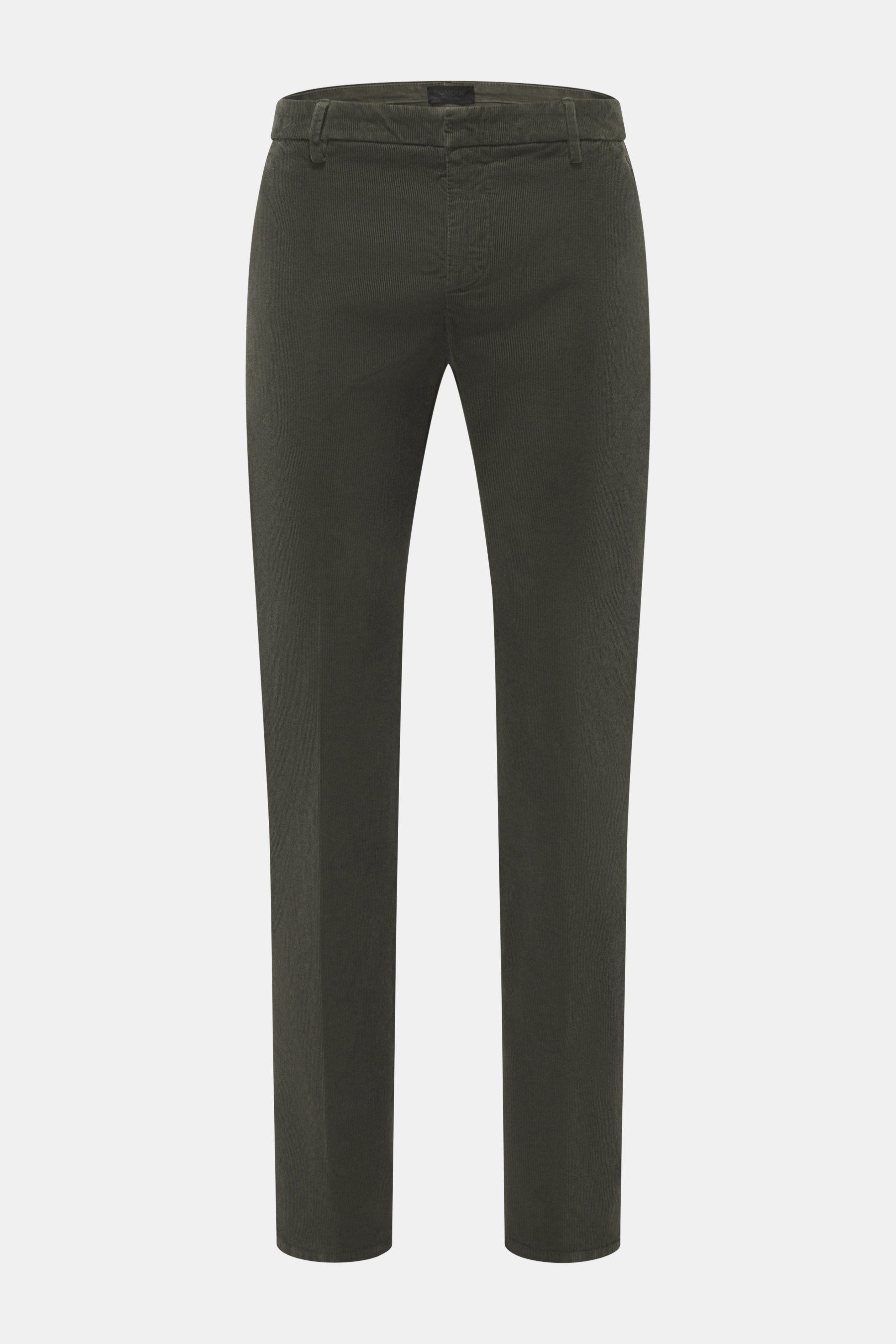 Dondup Cordhose 'Spiritissimo' dunkelgrün aus elastischem Feincord, slim fit, frontal fotografiert, mit Reißverschluss, Slide Button, französischen Taschen, Gesäßtaschen mit Knopf und Metallinitial.