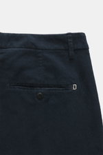 Close-up rear view of Dondup Corduroy pants 'Spiritissimo' navy showing back pocket with button and metal initial detail.

Description: Especially comfortable, velvety fine cord made of elastic cotton makes the 'Spiritissimo' by DONDUP a must-have for the