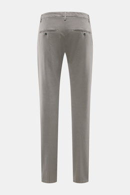 Dondup Baumwollhose 'Spiritissimo' grau, Slim Fit, schmal zulaufend, garment dyed, weiche Haptik, hinten mit paspelierten Taschen, Rückansicht.
