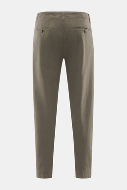 Dondup Chino 'Ben' khaki von hinten fotografiert, knöchellang, tapered Fit, Twill aus Baumwolle und Lyocell, französische Taschen.