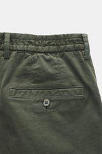 GTA Baumwollhose 'Davide' graugrün aus Baumwoll-Twill, elastischer Bund mit innenliegendem Band, Rückansicht, Regular Fit, französische Taschen.