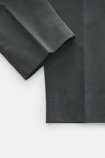 GTA Baumwollhose 'Davide' dunkelgrau aus Baumwoll-Twill, Regular Fit, leicht schmal zulaufend, Nahaufnahme der Hose im Detail von oben.