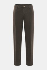 GTA Baumwollhose 'Davide' dunkelbraun, frontal fotografiert, aus elastischem Baumwoll-Twill mit Regular Fit, Bundknopf, Reißverschluss, französischen Taschen.