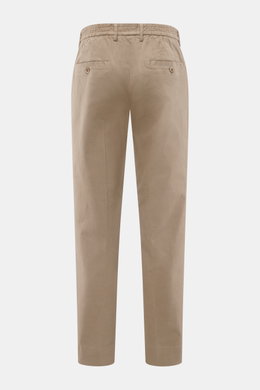GTA Baumwollhose 'Davide' beige im Rückansicht, Regular Fit, leicht schmal, mit französischen Taschen, elastischem Bund und Logo-Detail aus Baumwoll-Twill.