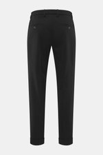 Rückansicht der schwarzen GTA Jersey-Hose 'Dennis' aus Jersey mit Viskose, Microfaser, Tapered Fit, französischen Taschen, Knopf, Saumaufschlag.