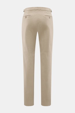 GTA Chino 'Herrick' beige shown from the back, elastic cotton, soft touch, regular fit, low rise, zipper and waistband button, elastic insert in waistband, side adjuster, double waistband pleat, French pockets, back pockets with button.