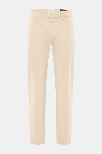 Front view of Closed Corduroy Pants 'Clifton' sand, made of soft cotton corduroy with zipper, waistband hook, French and welt pockets.

Description: <p>With the casual 'Clifton' pants made of soft cotton corduroy from the trouser experts CLOSED, you are v