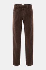 Closed Corduroy Pants 'Bergen' Brown front view, slightly elastic cotton corduroy, soft feel, tapered fit, ankle-length, zipper and button, pleats, French and welt pockets.