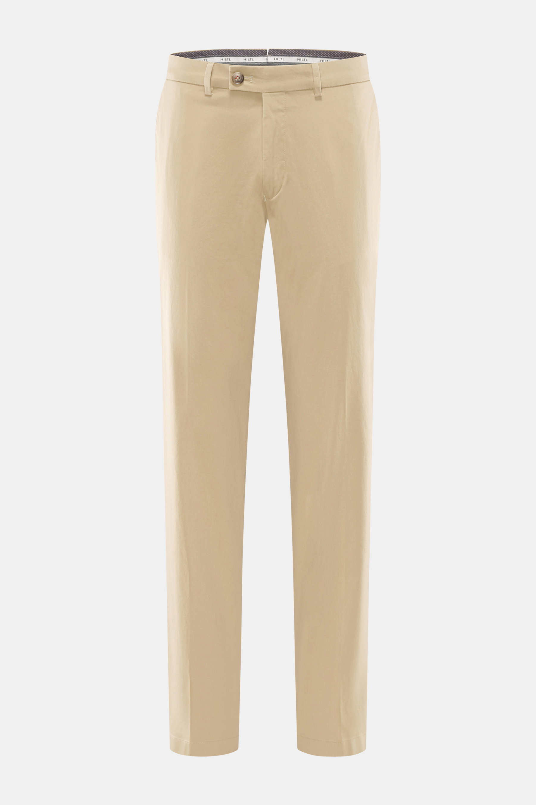 Front view of Hiltl Cotton trousers 'Parma' beige made of cotton satin, slightly elastic quality, smooth feel, regular fit, slightly tapered, zip fly and waistband hook, French pockets, back pockets with button.