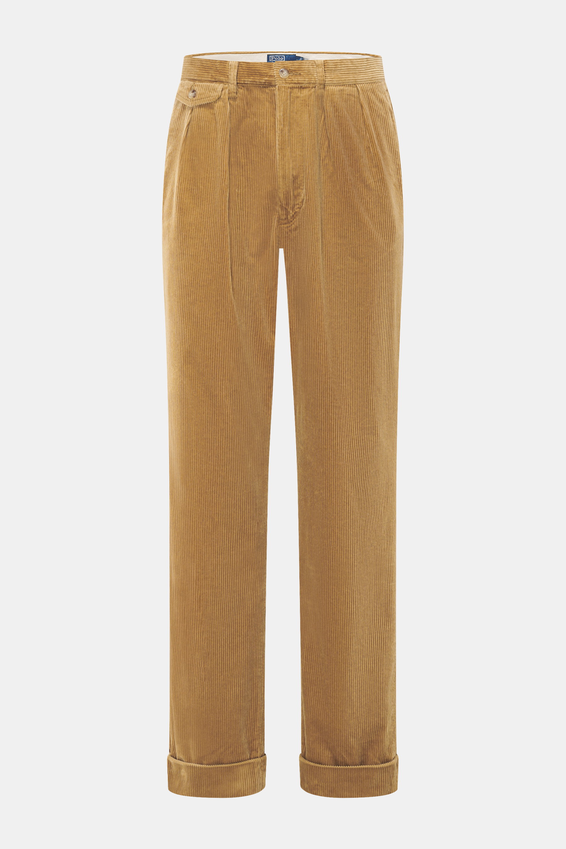 Vorderansicht der Polo Ralph Lauren Cordhose 'Whitman' camel mit kurzem Schnitt, Bundfalten, Tapered Fit, Reißverschluss, Bundknöpfen, Uhrentasche und fixiertem Saumaufschlag.