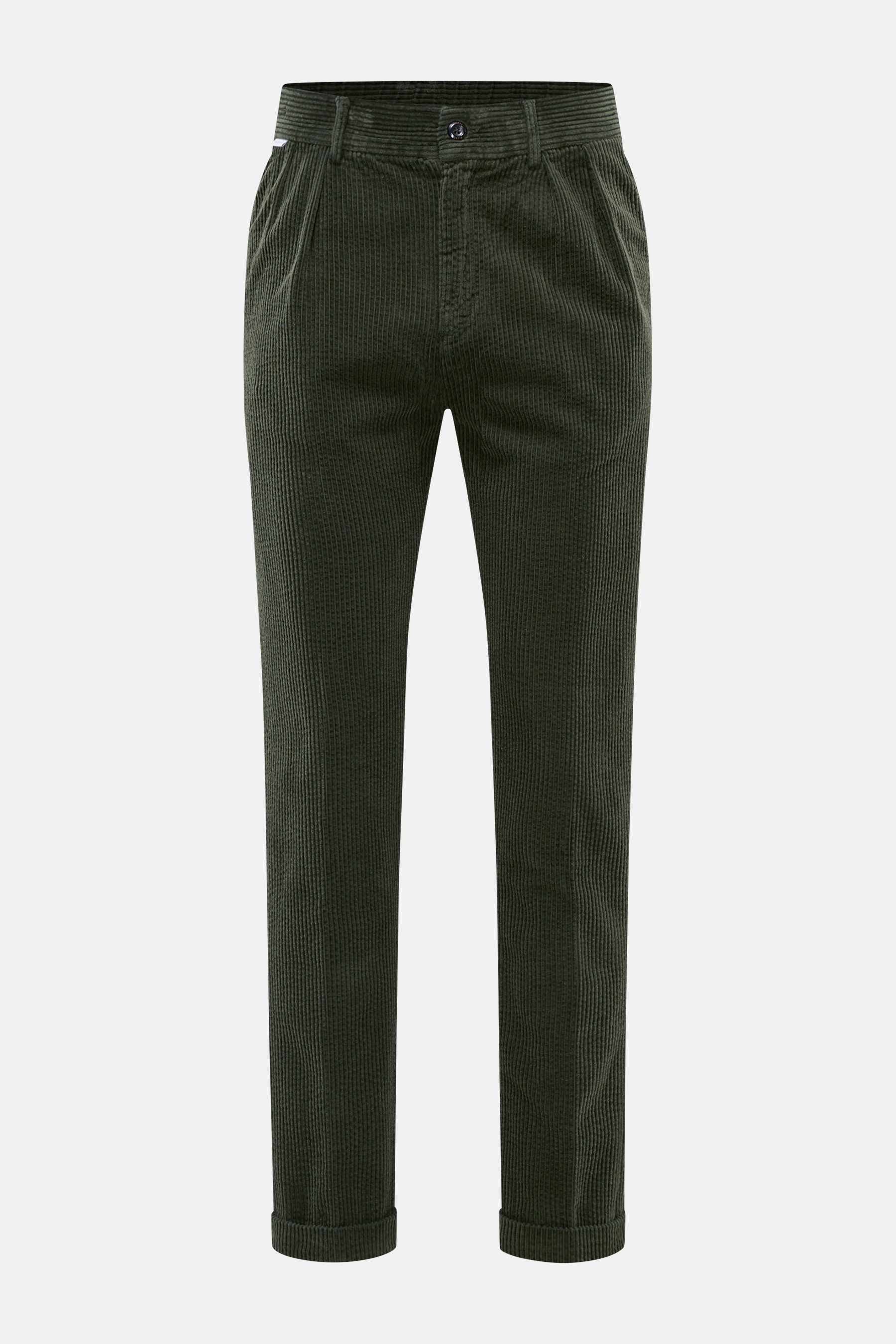 Frontansicht der dunkelgrünen 04651/ A trip in a bag Cordhose aus breitem Baumwoll-Cord mit Seersucker-Innenseite, Regular Fit, schmal zulaufend, mit Reißverschluss, Bundknopf, seitlichen Taschen, doppelter Bundfalte und fixiertem Saumaufschlag.