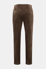 Rückenansicht der 04651/ A trip in a bag Cordhose dunkelbraun aus softem Baumwoll-Cord mit Seersucker-Innenseite, Regular Fit, schmal zulaufend, fixiertem Saum.