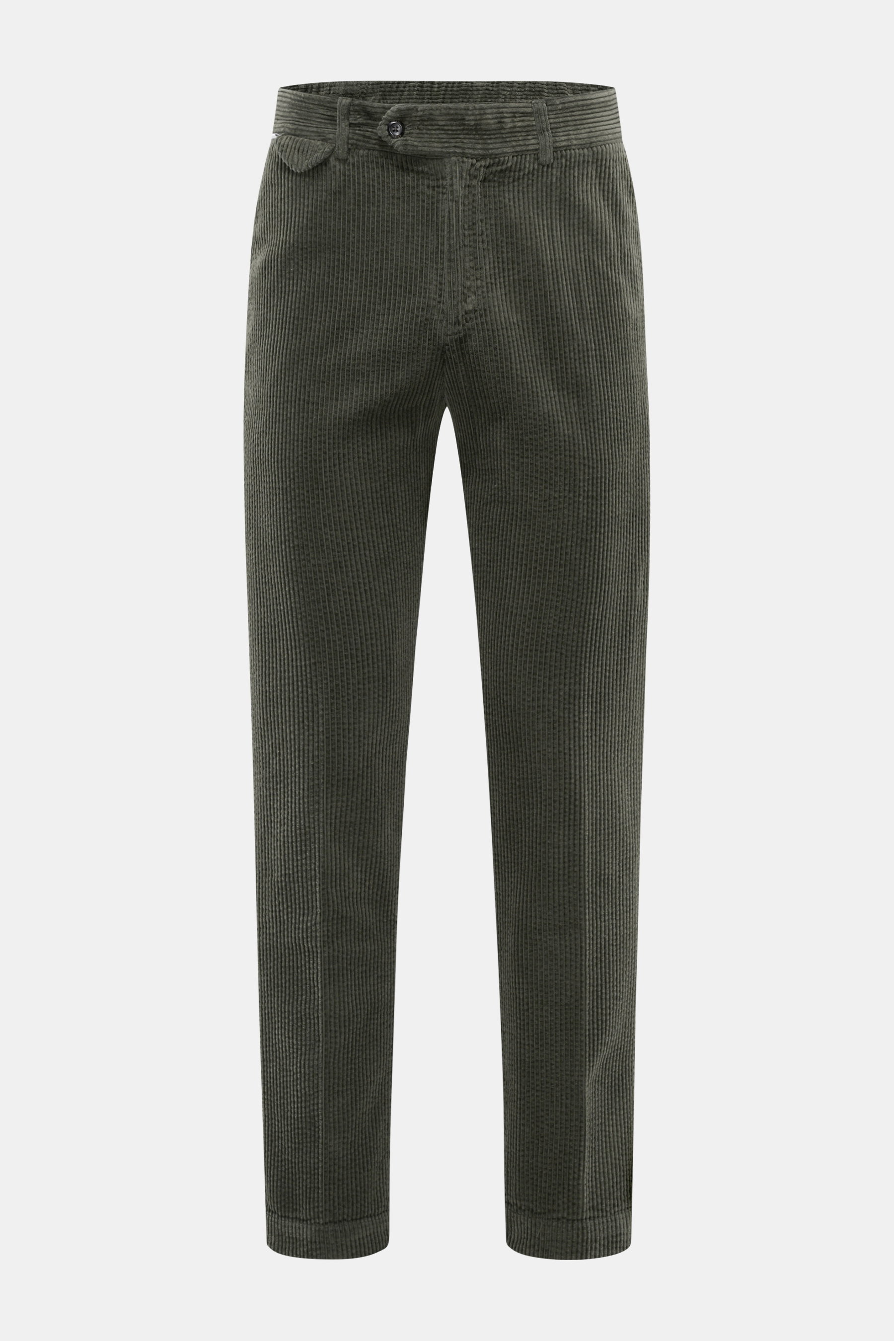 Frontale Nahaufnahme der dunkelgrünen 04651/ A trip in a bag Cordhose aus breitem Baumwoll-Cord mit Seersucker-Innenseite, tapered Fit, knöchellang, mit Reißverschluss, Bundknopf, französischen Taschen und geknöpften Gesäßtaschen.
