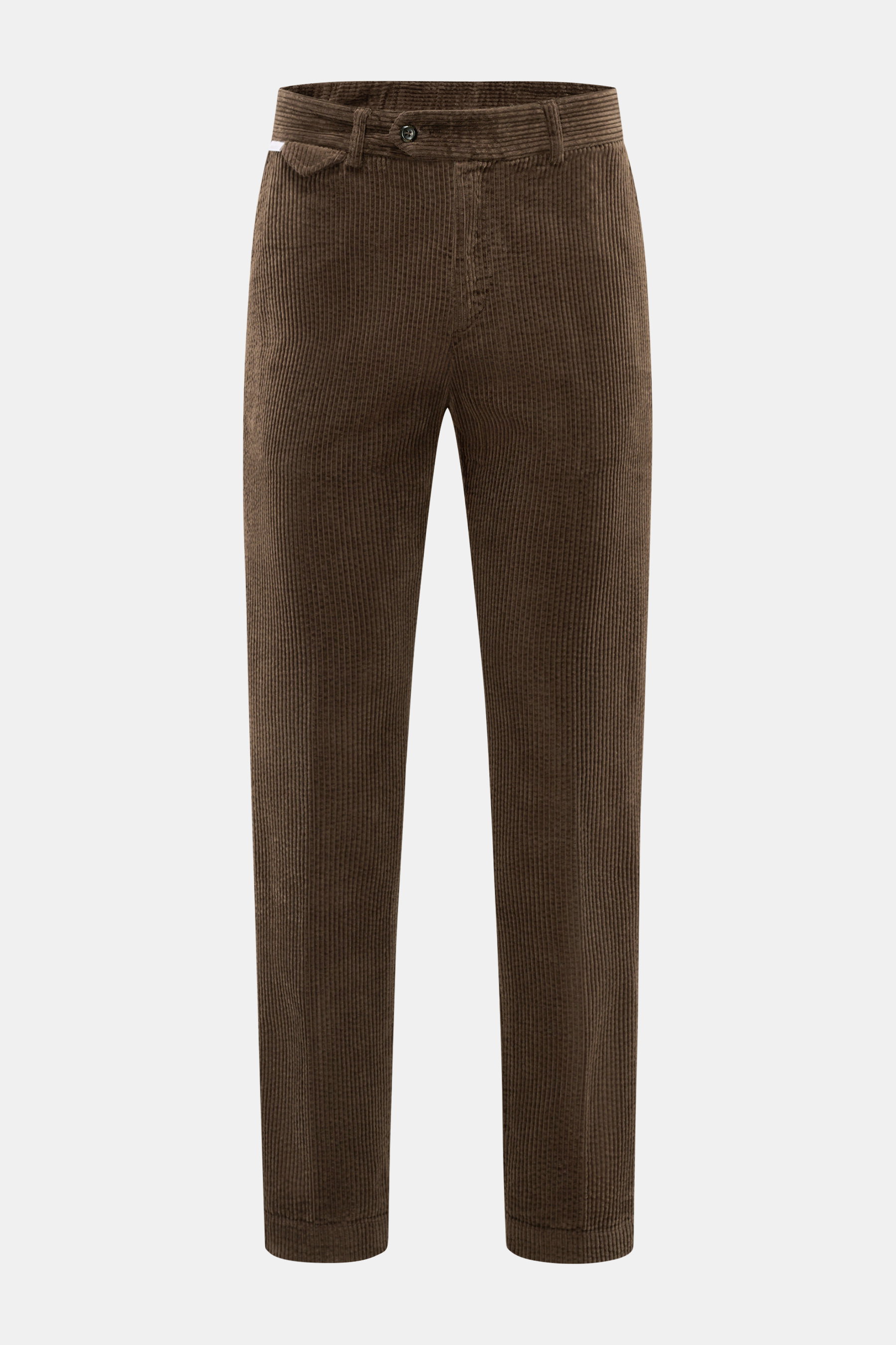 Frontansicht der 04651/ A trip in a bag Cordhose dunkelbraun aus breitem Baumwoll-Cord mit Seersucker-Innenseite, tapered Fit, geknöpfter Bund.
