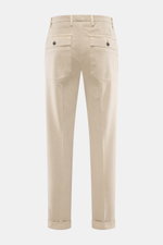 Michael Coal Chino 'Work Mc-Louis' beige, Rückansicht, Twill aus reiner Baumwolle, markante Webstruktur, Slim Fit, knöchellang, Reißverschluss, Bundknopf, französische Taschen, aufgesetzte Gesäßtaschen mit Patte, fixierter Saumaufschlag.
