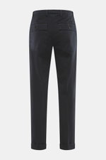 Michael Coal Chino 'Work Mc-Louis' navy, Rückansicht schmal zulaufend, knöchellang, Twill aus reiner Baumwolle, markante Webstruktur, fester weicher Griff, garment dyed, Reißverschluss, Bundknopf, französische Taschen, aufgesetzte Gesäßtaschen mit Patte, 