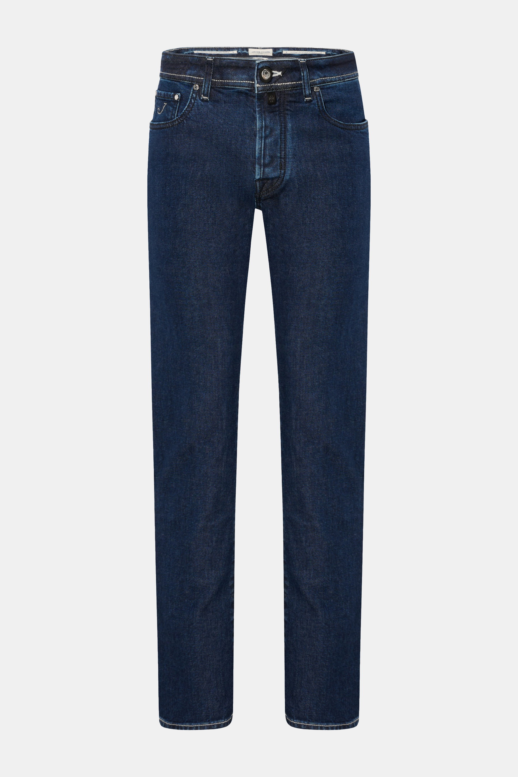 Jacob Cohen Jeans 'Bard' dunkelblau frontale Ansicht, Denim aus reiner Baumwolle, leicht elastisch, weicher Griff, Slim Fit, schmal zulaufend, Button Fly, Five-Pocket-Stil, Münztasche mit Initial, Gesäßtaschen mit Stitching, besticktes Kalbfell-Patch mit 