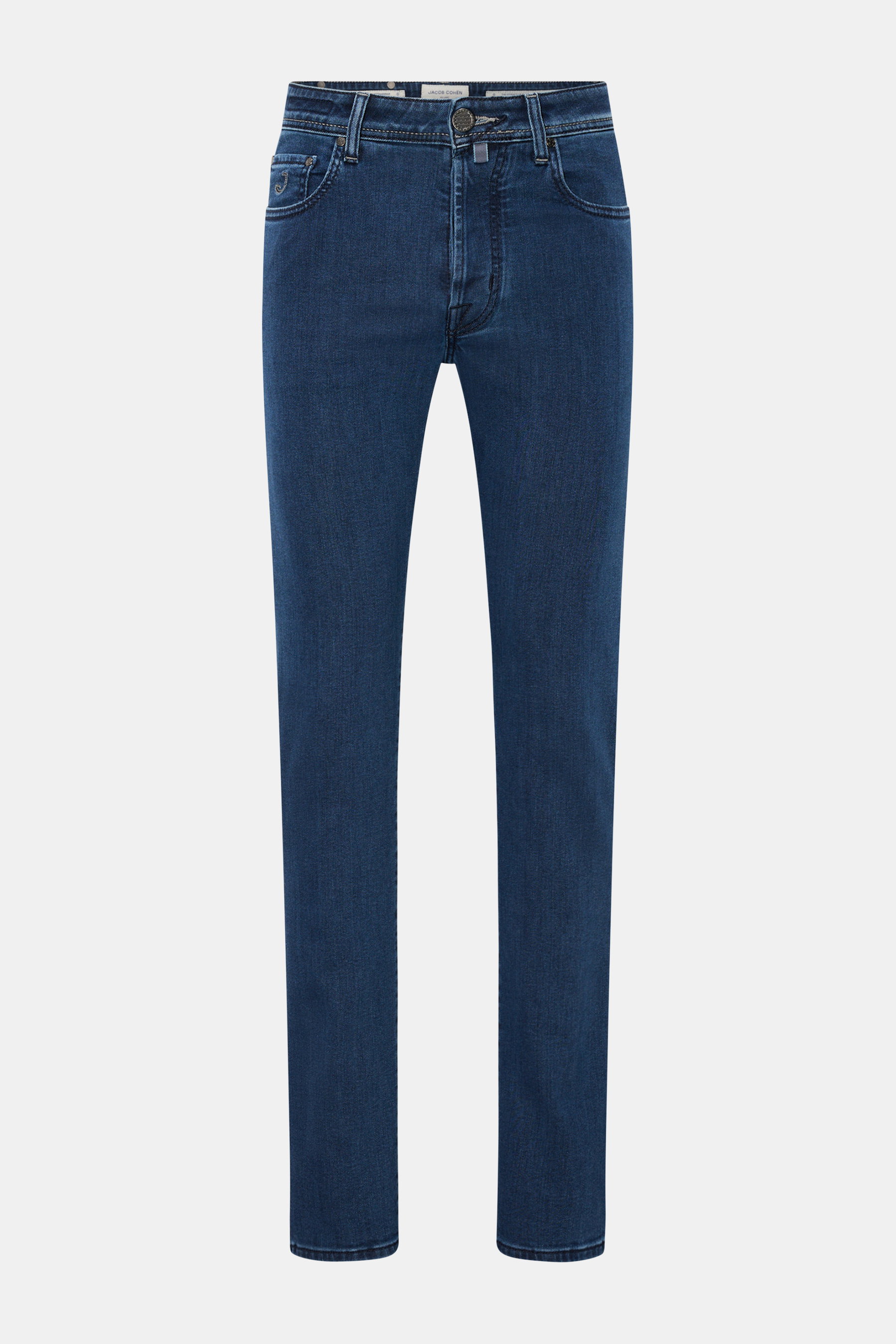 Jacob Cohen Jeans 'Bard' dunkelblau, Frontansicht, Slim Fit, schmal zulaufend, Denim aus Baumwolle, Lyocell, Microfaser, weich, elastisch, Button Fly, Five-Pocket, Münztasche mit Initial, Gesäßtaschen mit Stitching, Leather Patch.