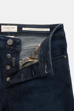 Jacob Cohen Jeans 'Bard' navy, Vorderansicht mit offenem Button Fly, Slim Fit, Five-Pocket, Denim aus Baumwolle, Lyocell, Microfaser, weich, leicht elastisch, kontrastierende Nähte, Münztasche mit Initial, Gesäßtaschen mit Stitching, Leather Patch.