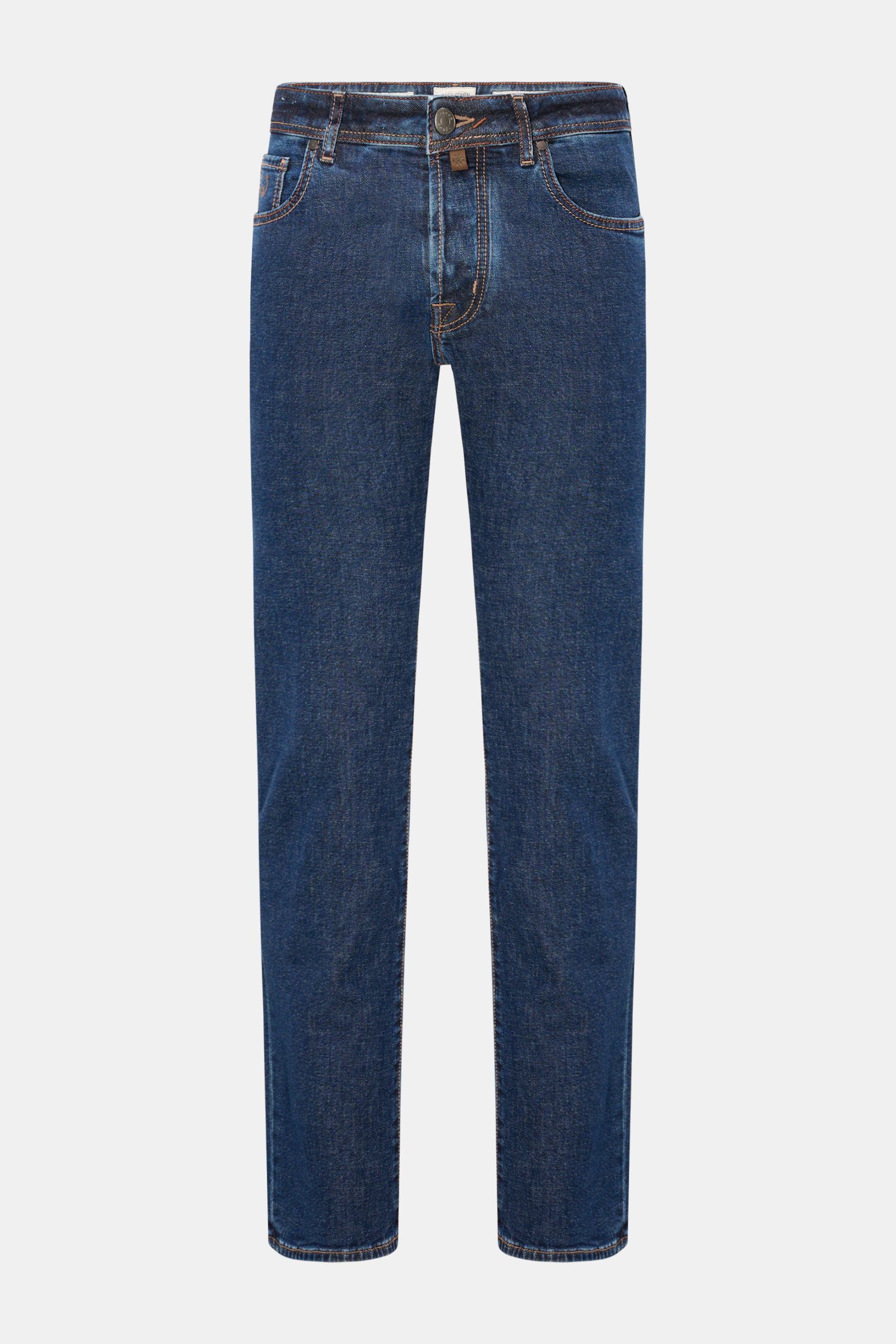 Jacob Cohen Jeans 'Bard' navy, Frontansicht, Denim aus Baumwolle, leicht elastisch, weicher Griff, Slim Fit, Used-Waschung, Button Fly, Five-Pocket-Stil, Münztasche mit Initial, Leather-Patch mit Rautenmuster.