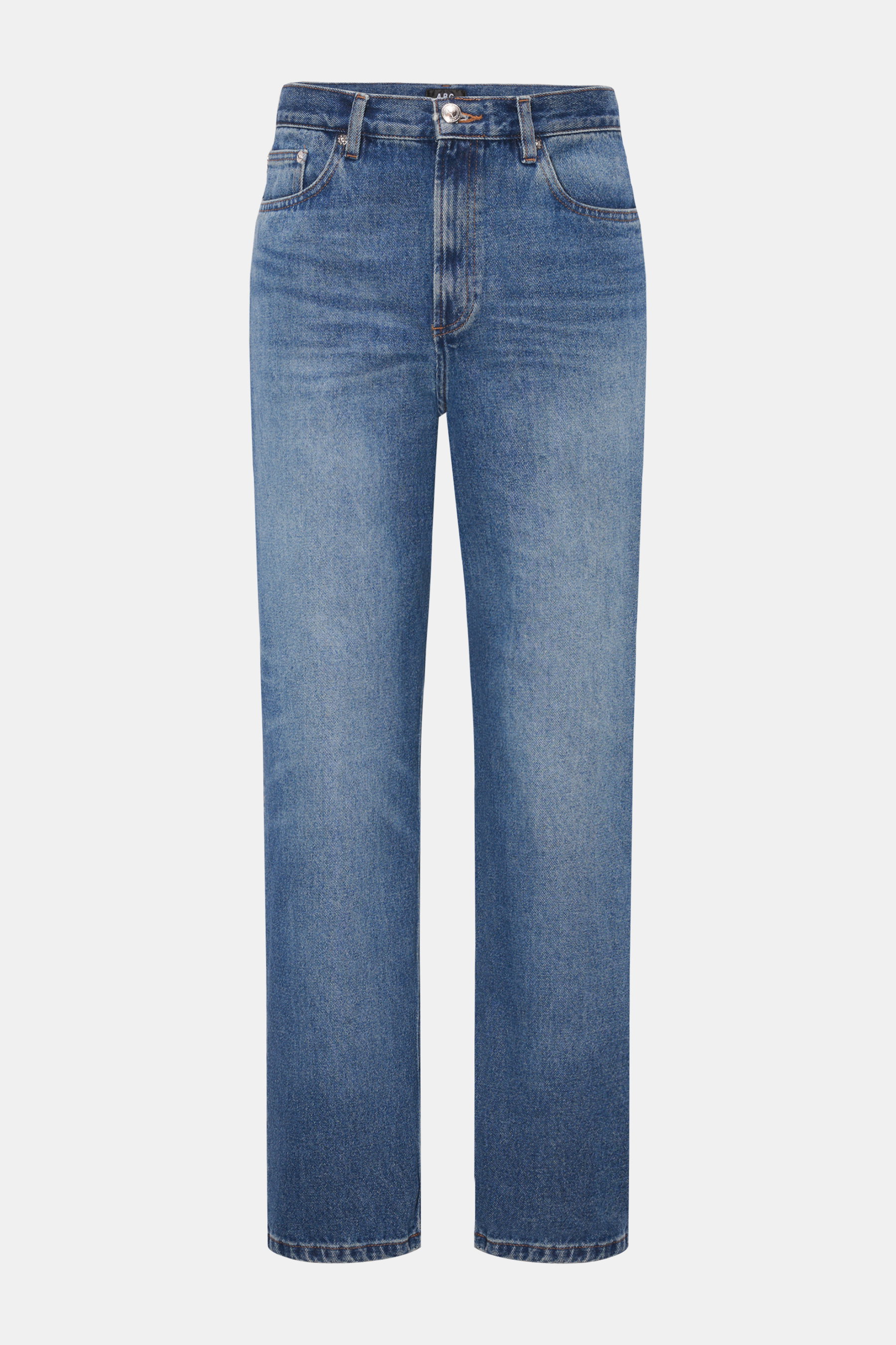 Front view of A.P.C. Jeans 'Jean Martin' blau, featuring a regular fit, straight cut, authentic wash, contrast stitching, zip fly, five-pocket style, and branded waistband button, made of pure cotton denim with a slightly textured quality. <p>Mit ihrem lä
