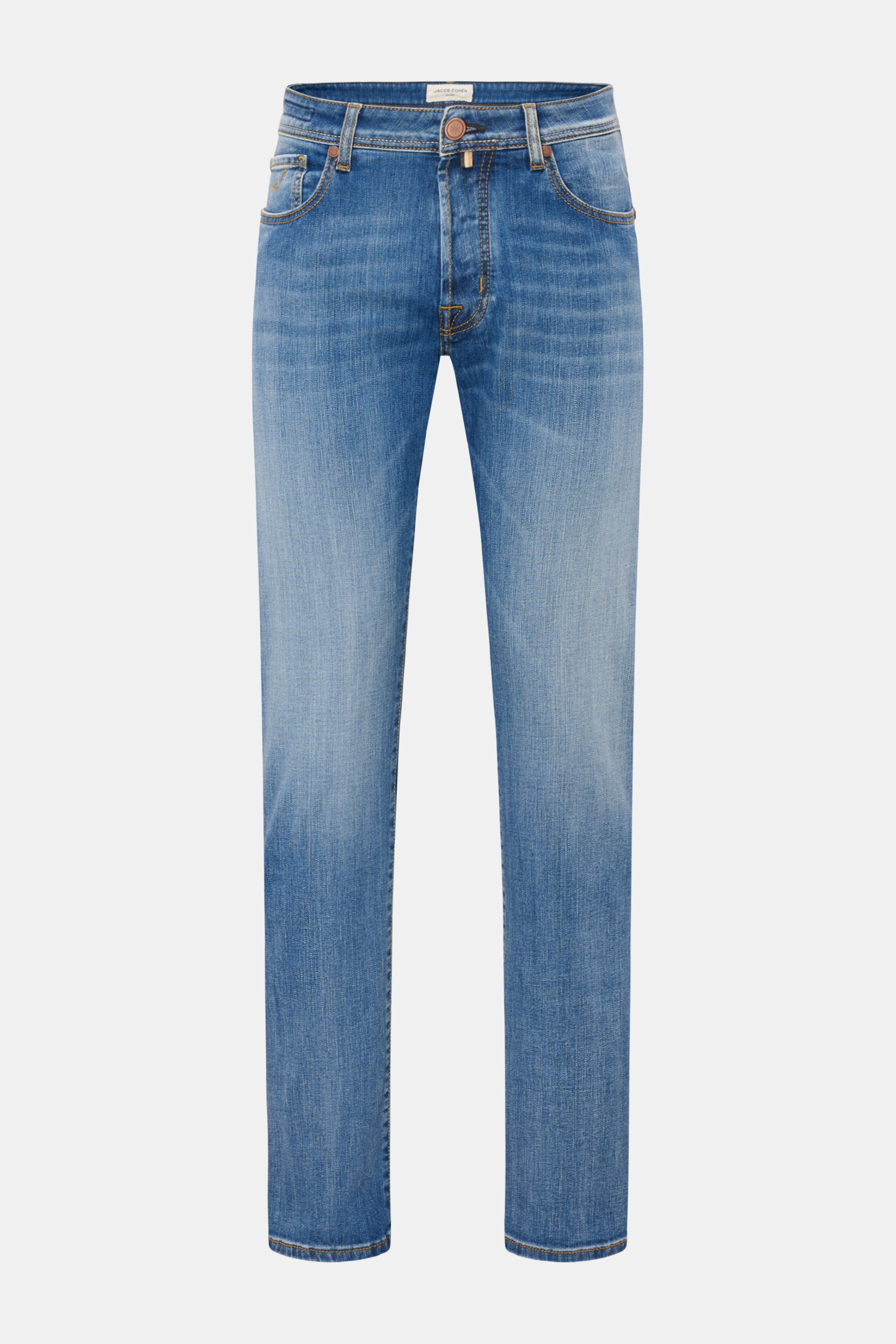 Jacob Cohen Jeans 'Bard' blau, Slim Fit, elastische Baumwolle, authentische Used-Waschung, Button Fly, Five-Pocket-Stil, Frontalansicht.