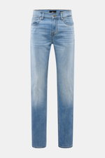 Front view of 7 for all mankind Jeans 'Slimmy' rauchblau, slim fit with slight taper, light cotton-microfiber blend, subtle used wash, zip fly, five-pocket style with stitched back pockets and small waistband label. Mit sieben Jeans kommt der Mensch gut d