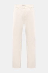 Frontansicht der Ami Paris Jeans 'Large Fit' offwhite aus reinem Baumwoll-Denim mit Loose Fit, geradem Schnitt und authentischer Used-Waschung.