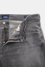 Citizens of Humanity Jeans 'The London' grau, Nahaufnahme von vorne mit offenem Reißverschluss, Slim Fit, elastische Baumwolle, Used-Waschung, Five-Pocket-Stil, Leather Patch.
