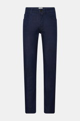 Jacob Cohen Jeans 'Bard' navy, Frontansicht, Slim Fit, schmal zulaufend, Denim aus Baumwolle, elastisch, weicher Griff, Button Fly, Five-Pocket-Stil, Münztasche mit Initial, Gesäßtaschen mit Stitching, Leather Patch in Ponyfell-Optik.