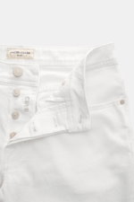 Jacob Cohen Jeans 'Bard' offwhite, Slim Fit Five-Pocket-Jeans, Button Fly, tonales Stitching und Kalbsfell Patch, Detailaufnahme von vorne.