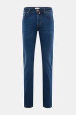 Jacob Cohen Jeans 'Bard' blau, Slim Fit mit authentischer Used-Waschung, Button Fly, Five-Pocket-Stil und Leder-Patch, Frontperspektive.