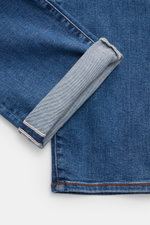 Jacob Cohen Jeans 'Bard LTD' graublau, Nahaufnahme der umgeschlagenen Saumkante mit Selvedge-Denim, weicher Griff, limitierte High-Class Jeans.