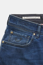 Jacob Cohen Jeans 'Bard LTD' dunkelblau, Detailaufnahme der Bundinnenseite mit Selvedge-Denim, Kalbfell-Patch, Slim Fit, Used-Waschung.